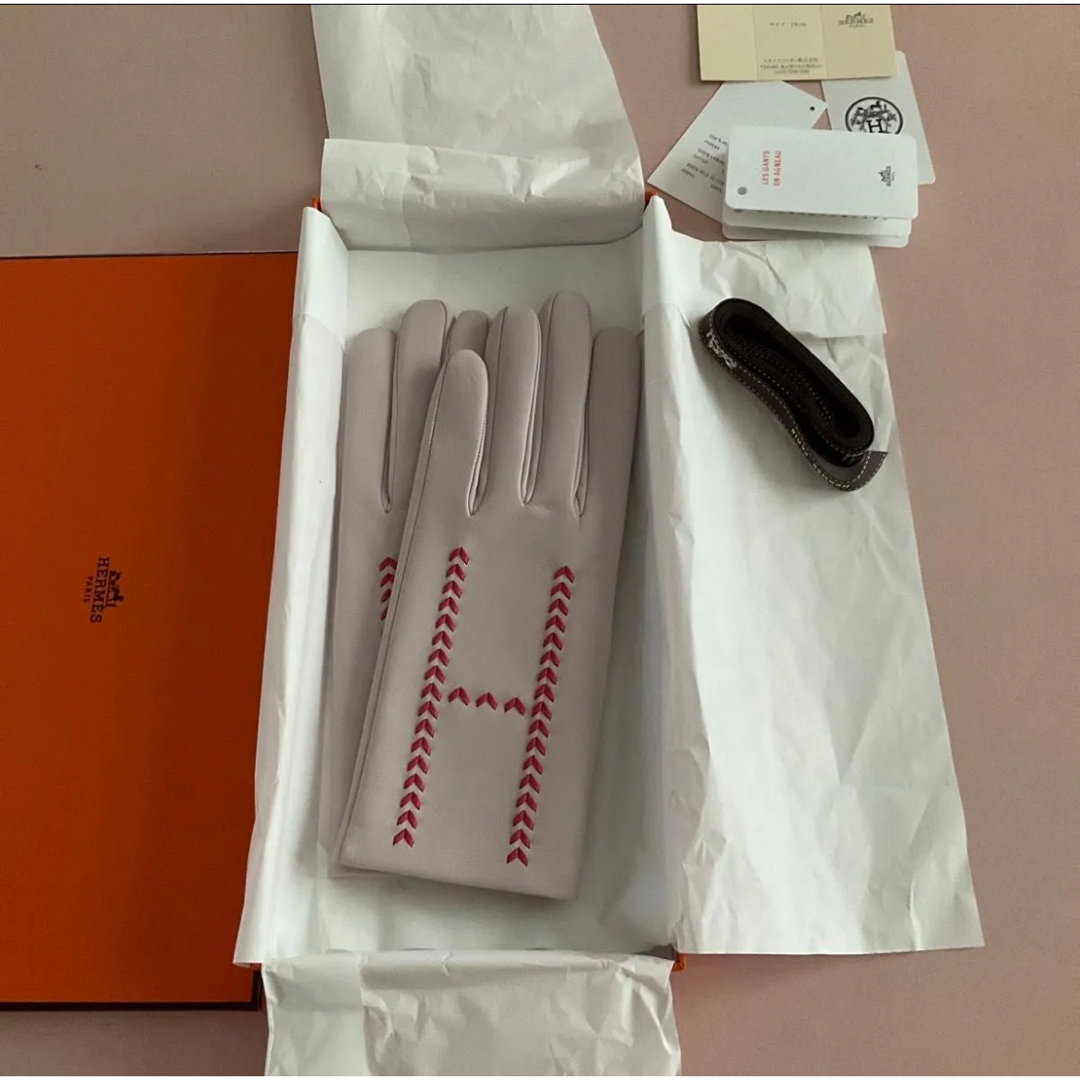 HERMES - 未使用品 エルメスHロゴ グローブ 手袋の通販 by J HERMES - 未使用品 エルメスHロゴ グローブ 手袋の通販 by J