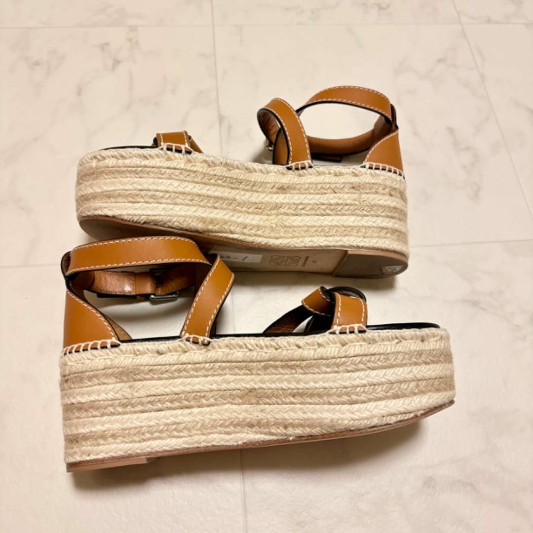 LOEWE - 美品 LOEWE ゲート サンダル ブラウン 25.5 ロゴ刻印 LOEWE - 美品 LOEWE ゲート サンダル ブラウン 25.5 ロゴ刻印