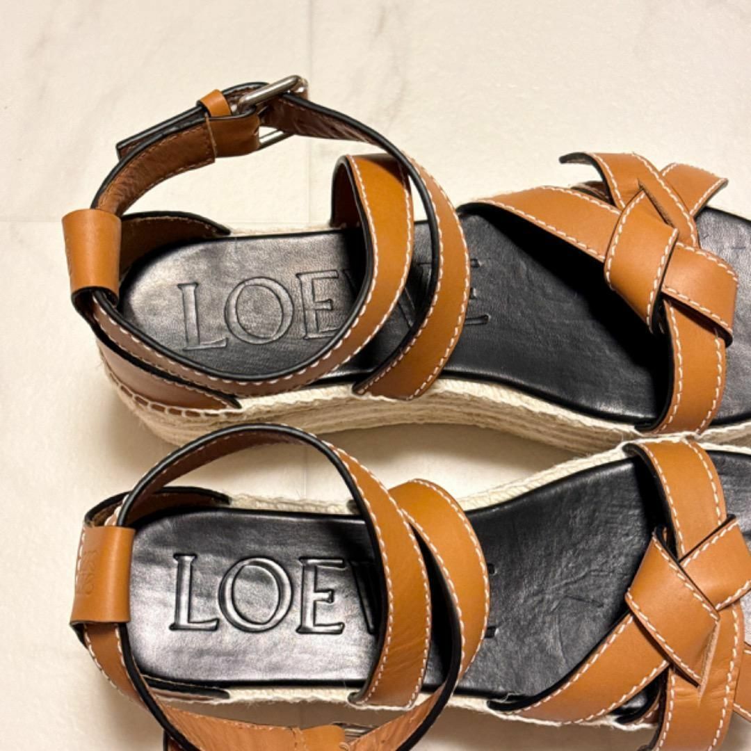 LOEWE - 美品 LOEWE ゲート サンダル ブラウン 25.5 ロゴ刻印 LOEWE - 美品 LOEWE ゲート サンダル ブラウン 25.5 ロゴ刻印