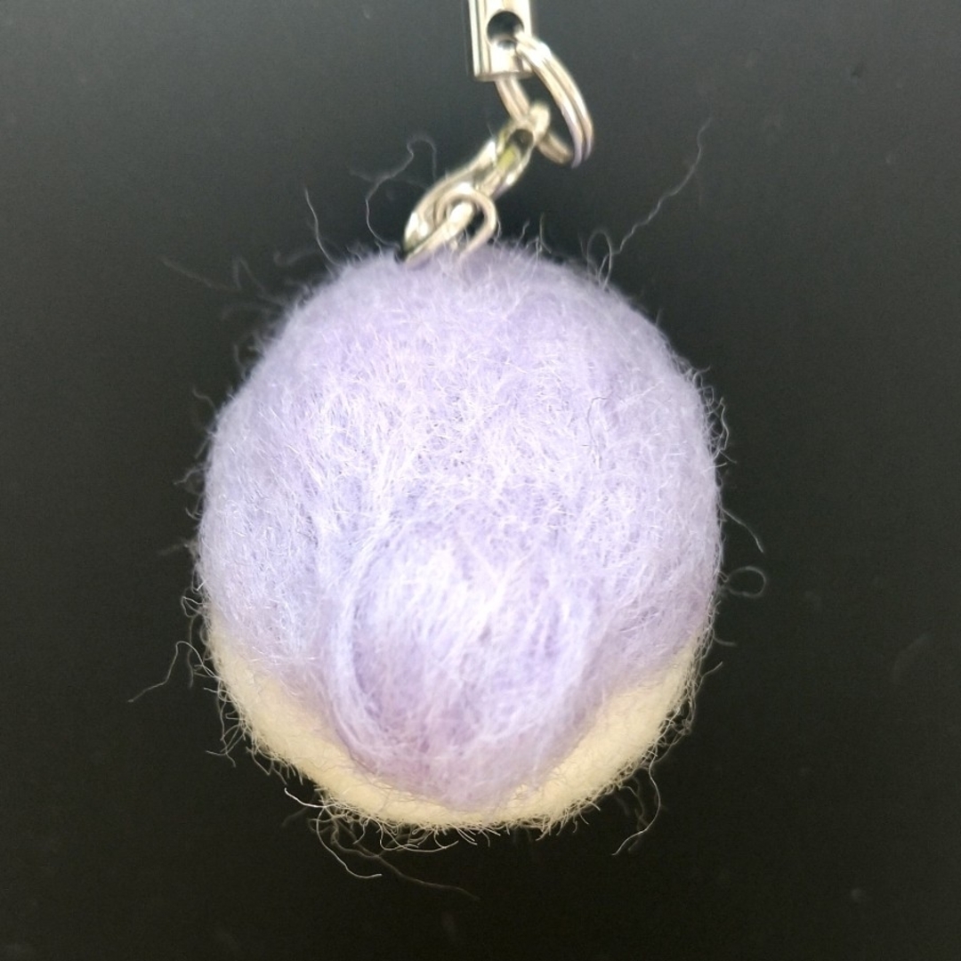 サカバンバスピス①紫】ハンドメイド☆羊毛フェルト☆ストラップ サカバンバスピス①紫】ハンドメイド☆羊毛フェルト☆ストラップ