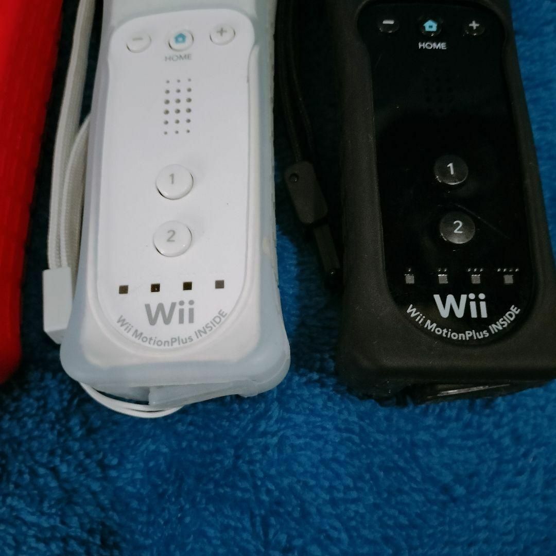 Wii - 任天堂 純正 Wiiリモコンプラス 4色セット カバー紐付きの Wii - 任天堂 純正 Wiiリモコンプラス 4色セット カバー紐付きの