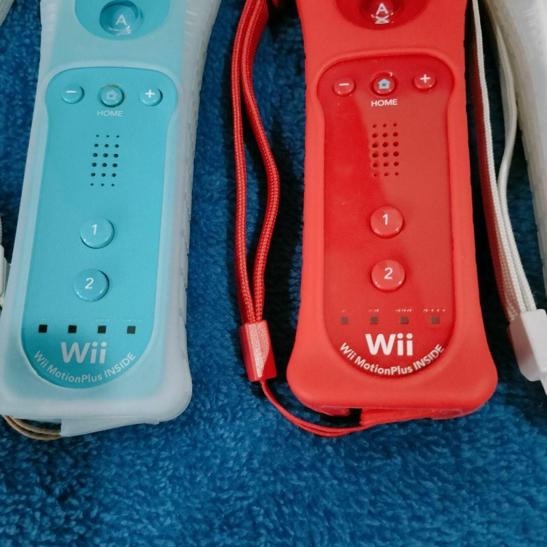 Wii - 任天堂 純正 Wiiリモコンプラス 4色セット カバー紐付きの Wii - 任天堂 純正 Wiiリモコンプラス 4色セット カバー紐付きの