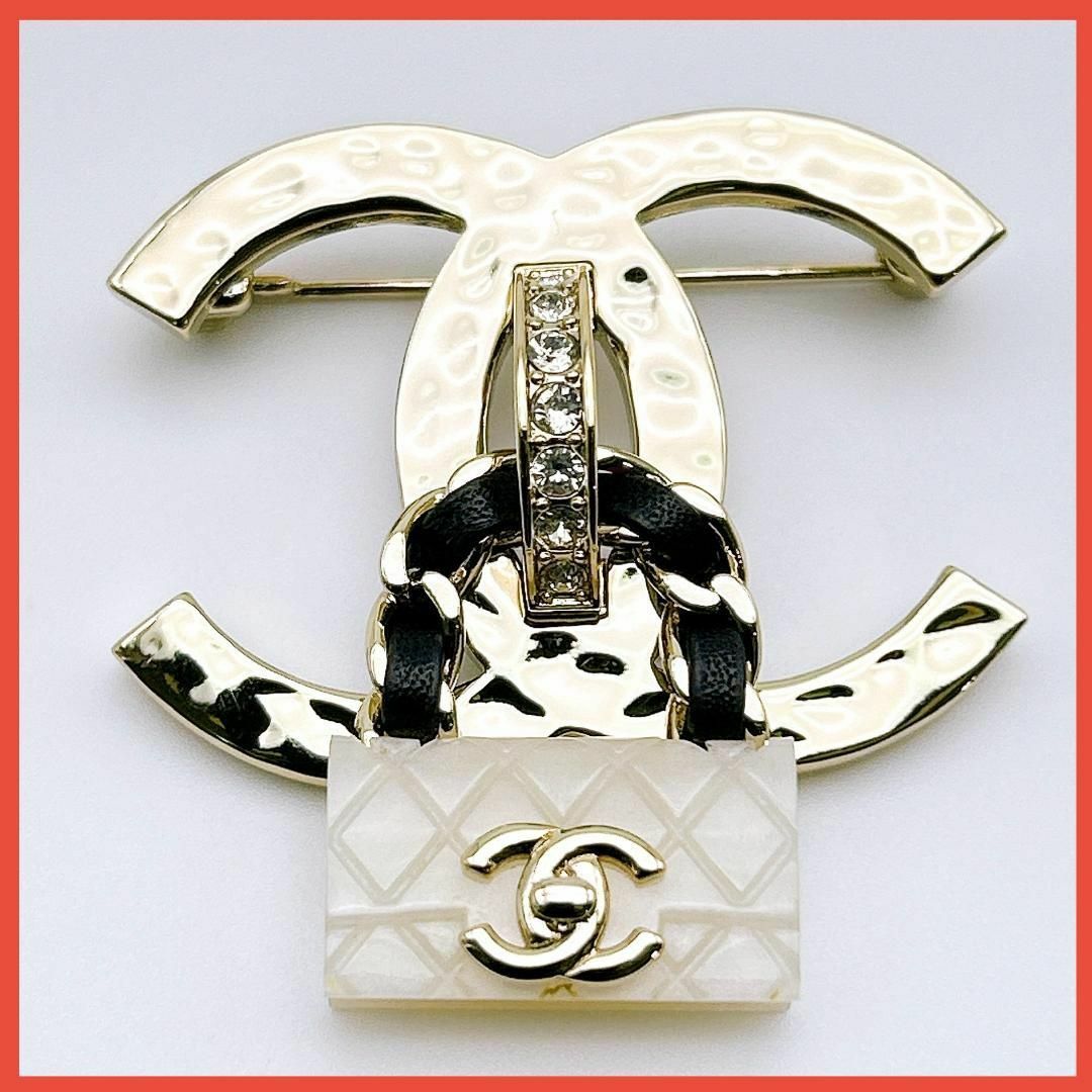 CHANEL - 【極美品!鑑定済み!】 シャネル ブローチ マトラッセ CHANEL - 【極美品!鑑定済み!】 シャネル ブローチ マトラッセ