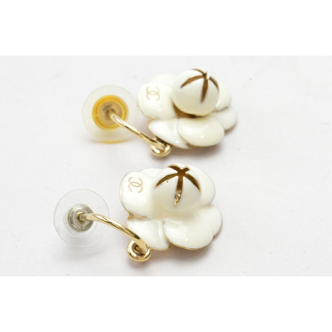 CHANEL - シャネル Chanel フープピアス カメリア ピアス 両耳用 CHANEL - シャネル Chanel フープピアス カメリア ピアス 両耳用
