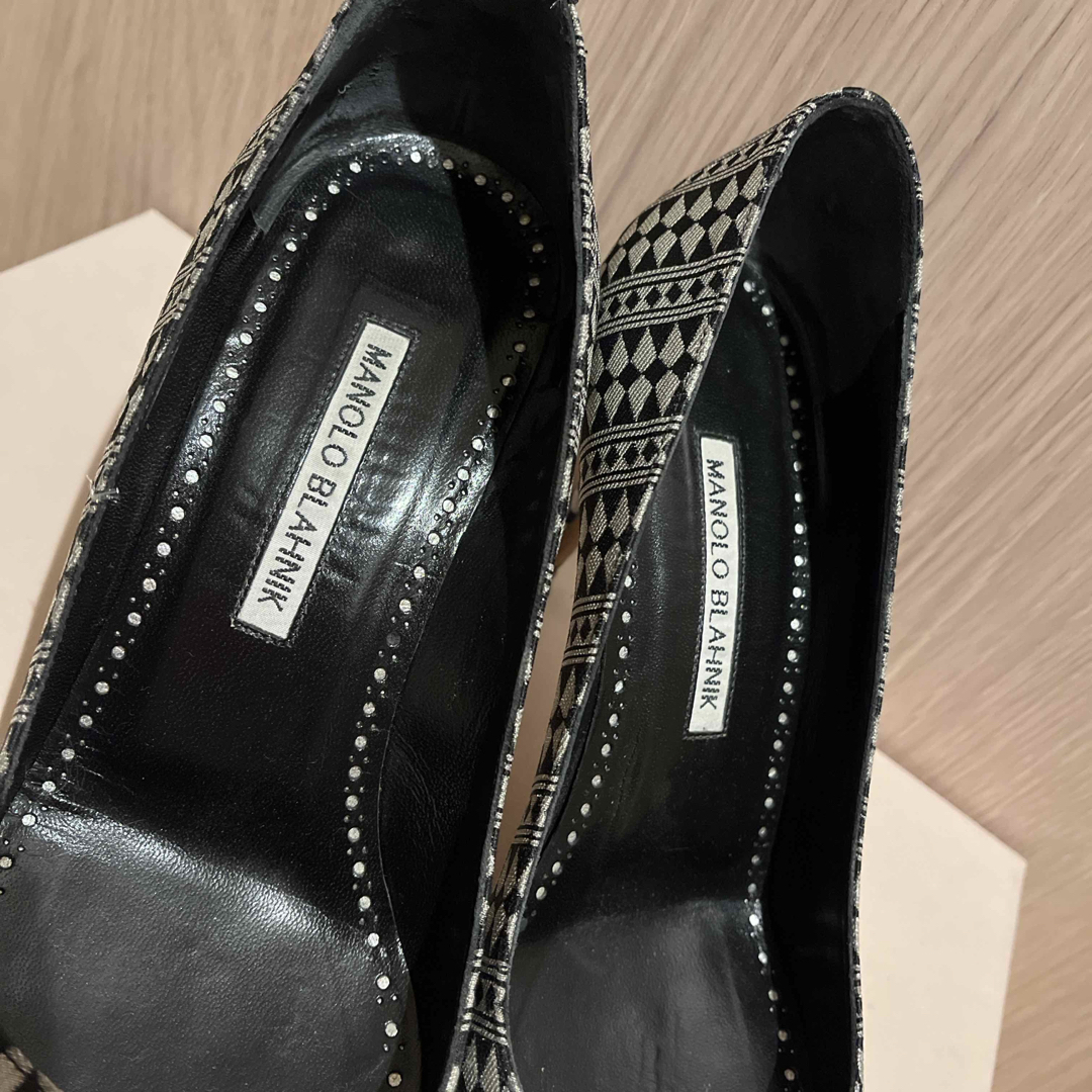 MANOLO BLAHNIK - ☆ マノロブラニク ☆ ハンギシ 37.5 ビジュー MANOLO BLAHNIK - ☆ マノロブラニク ☆ ハンギシ 37.5 ビジュー