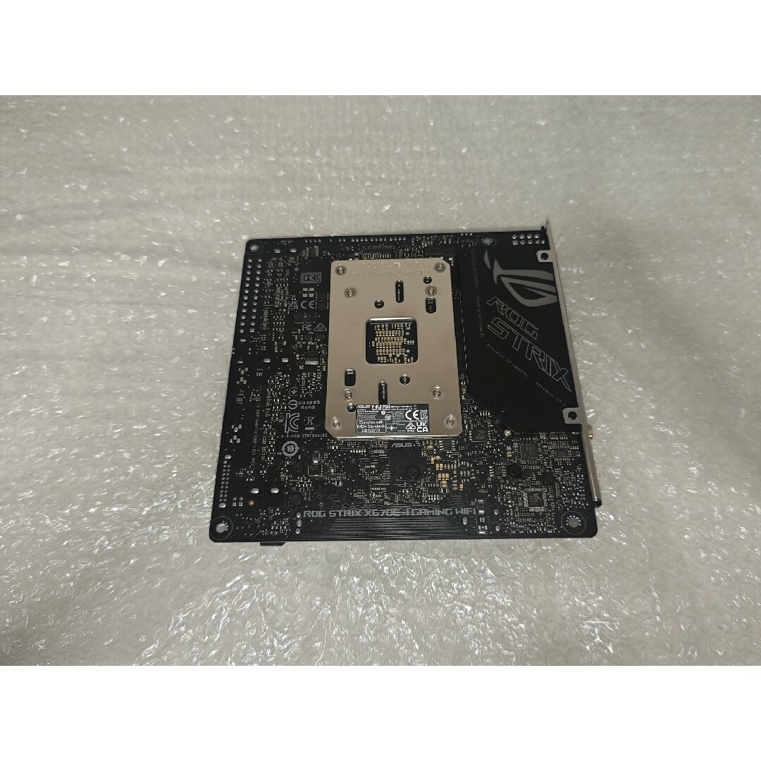 美品 ASUS ROG STRIX X670E-I GAMING 最新BIOSの通販 by TETU 美品 ASUS ROG STRIX X670E-I GAMING 最新BIOSの通販 by TETU