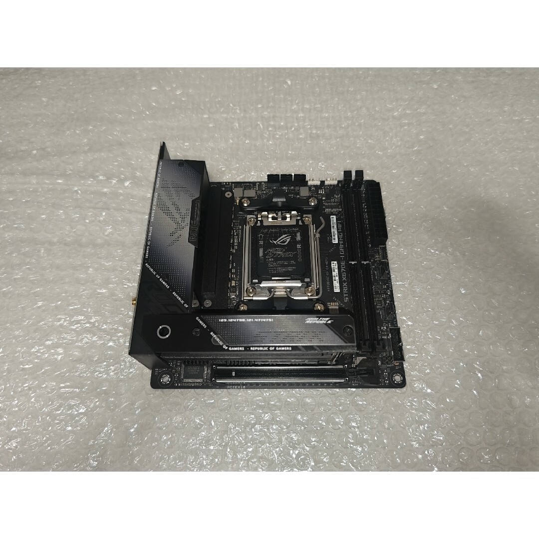 美品 ASUS ROG STRIX X670E-I GAMING 最新BIOSの通販 by TETU 美品 ASUS ROG STRIX X670E-I GAMING 最新BIOSの通販 by TETU