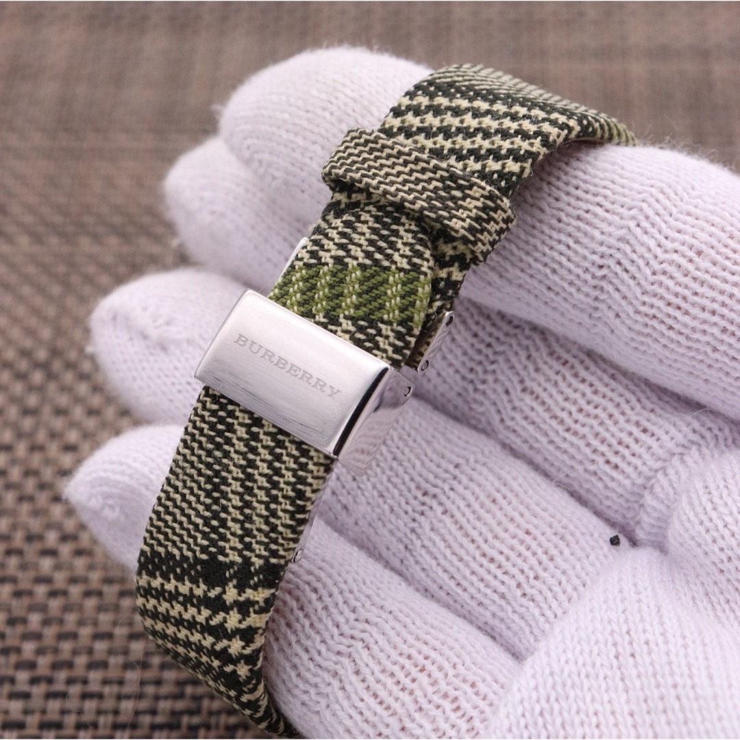 BURBERRY - 正規品【新品電池】BURBERRY BU4516/動作品 ホワイト BURBERRY - 正規品【新品電池】BURBERRY BU4516/動作品 ホワイト