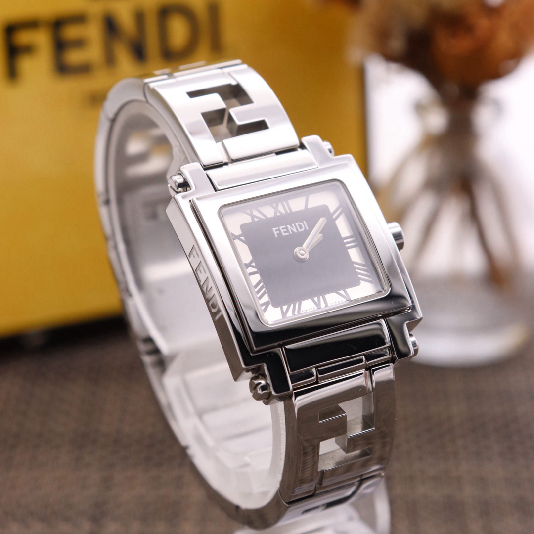 FENDI - 付属品付き【新品電池】FENDI 6000L/動作品 人気モデル FENDI - 付属品付き【新品電池】FENDI 6000L/動作品 人気モデル