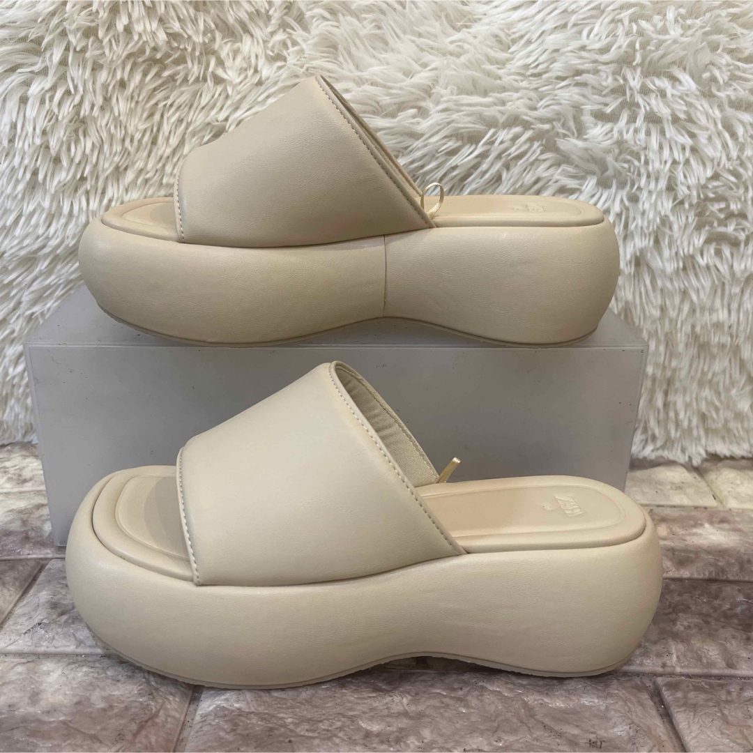 ZARA - 【新品同様】ZARA プラットフォーム サンダル 厚底 24.5 ZARA - 【新品同様】ZARA プラットフォーム サンダル 厚底 24.5