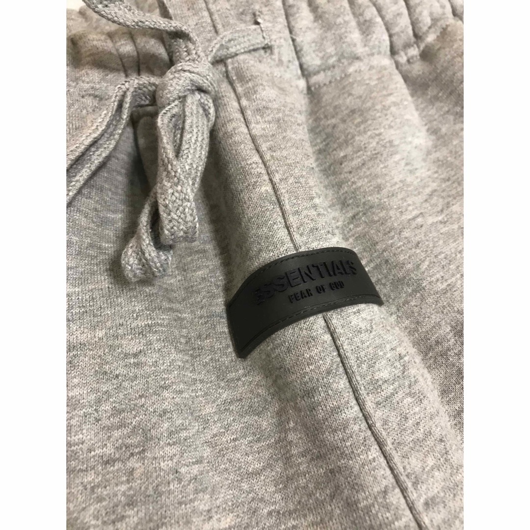 FEAR OF GOD - FOG Essentials ショートパンツ ディープグレー M FEAR OF GOD - FOG Essentials ショートパンツ ディープグレー M