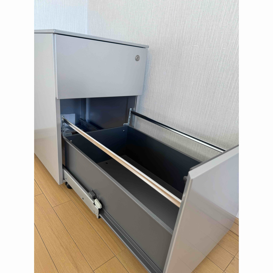 Cassina - カッシーナイクスシー AFドロワー アルミキャビネット Cassina - カッシーナイクスシー AFドロワー アルミキャビネット