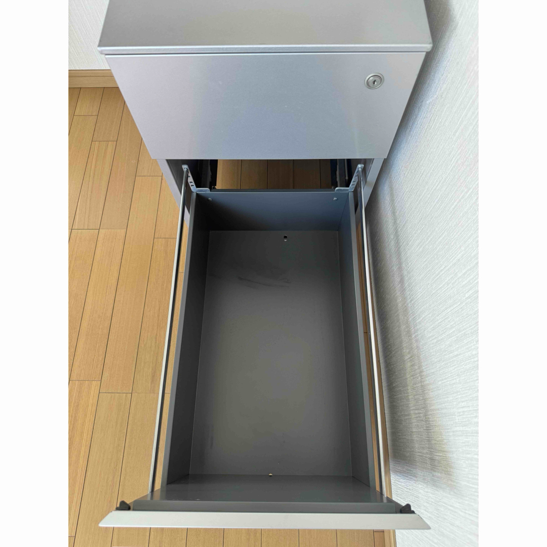 Cassina - カッシーナイクスシー AFドロワー アルミキャビネット Cassina - カッシーナイクスシー AFドロワー アルミキャビネット