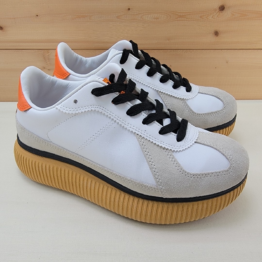Onitsuka Tiger - オニツカタイガー デレシティ ホワイト Onitsuka Tiger - オニツカタイガー デレシティ ホワイト