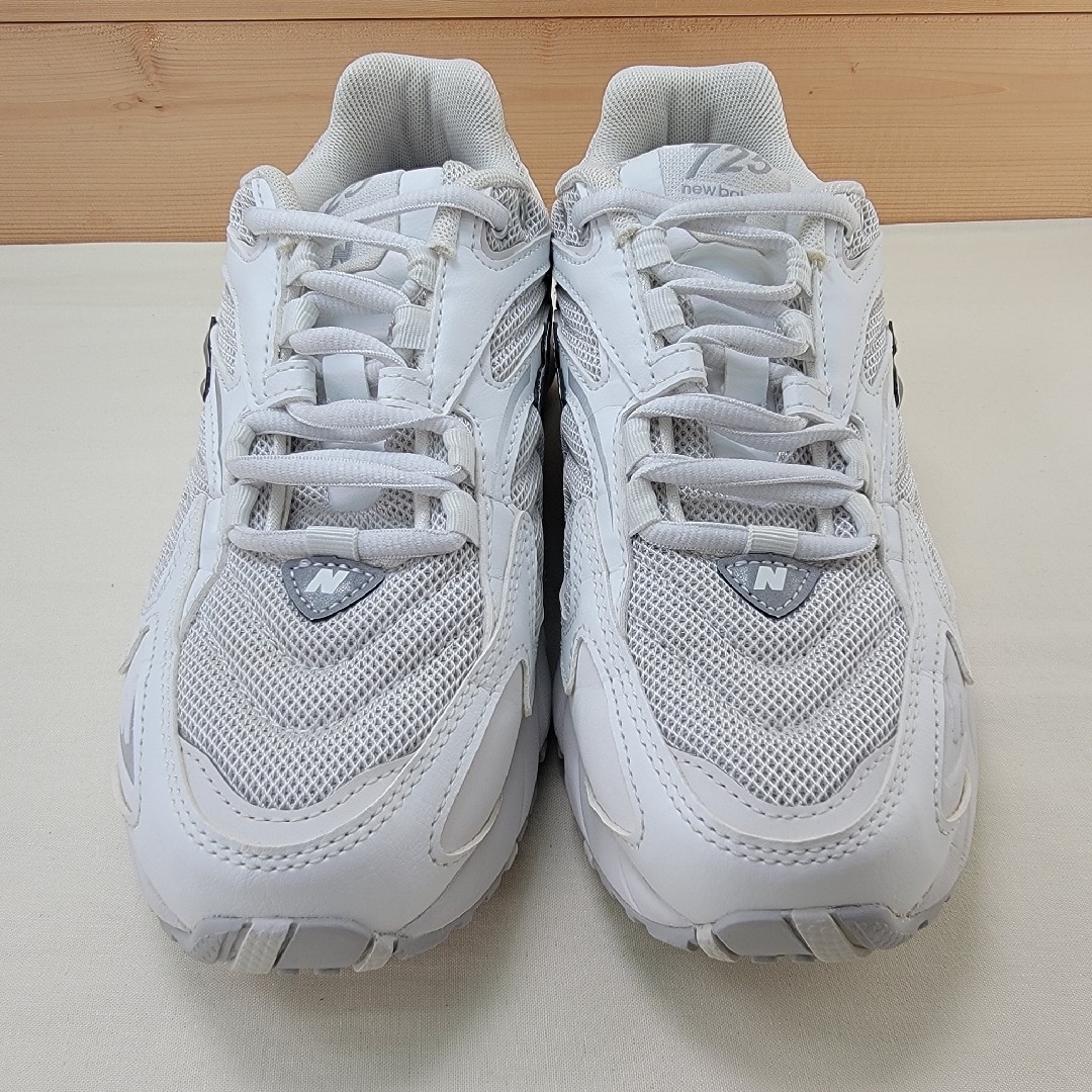 New Balance - ニューバランス ML725UGW ホワイト 24.5cmの通販 New Balance - ニューバランス ML725UGW ホワイト 24.5cmの通販