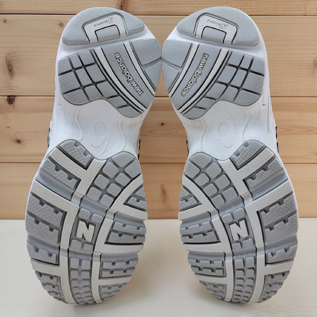 New Balance - ニューバランス ML725UGW ホワイト 24.5cmの通販 New Balance - ニューバランス ML725UGW ホワイト 24.5cmの通販