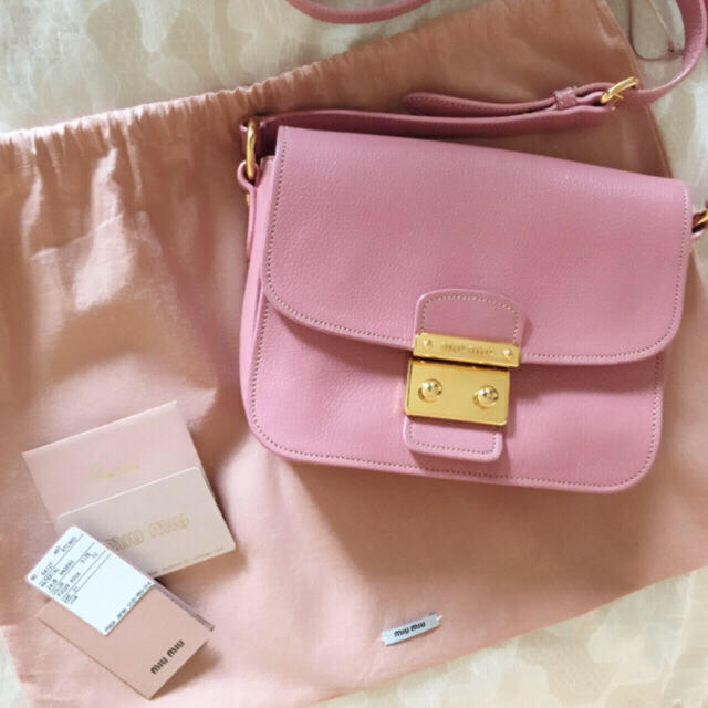 素晴らしい外見 miumiu ショルダー ROSA マドラス miumiu - ショルダー
