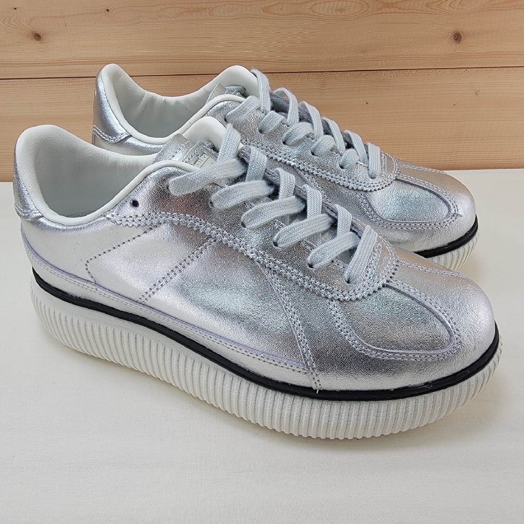 Onitsuka Tiger - オニツカタイガー デレシティ シルバー Onitsuka Tiger - オニツカタイガー デレシティ シルバー