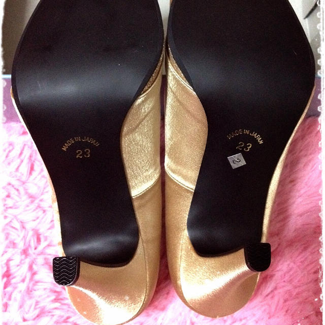 23cm ゴールド♡ヒール9cmパンプス レディースの靴/シューズ(ハイヒール/パンプス)の商品写真