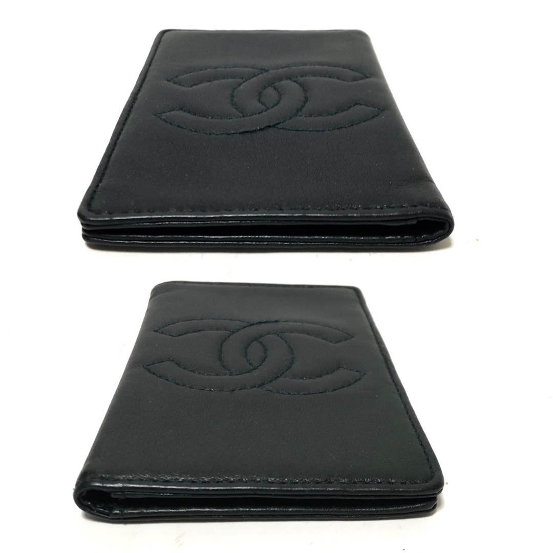CHANEL - 【美品】CHANEL シャネル ココマーク 二つ折りカード CHANEL - 【美品】CHANEL シャネル ココマーク 二つ折りカード