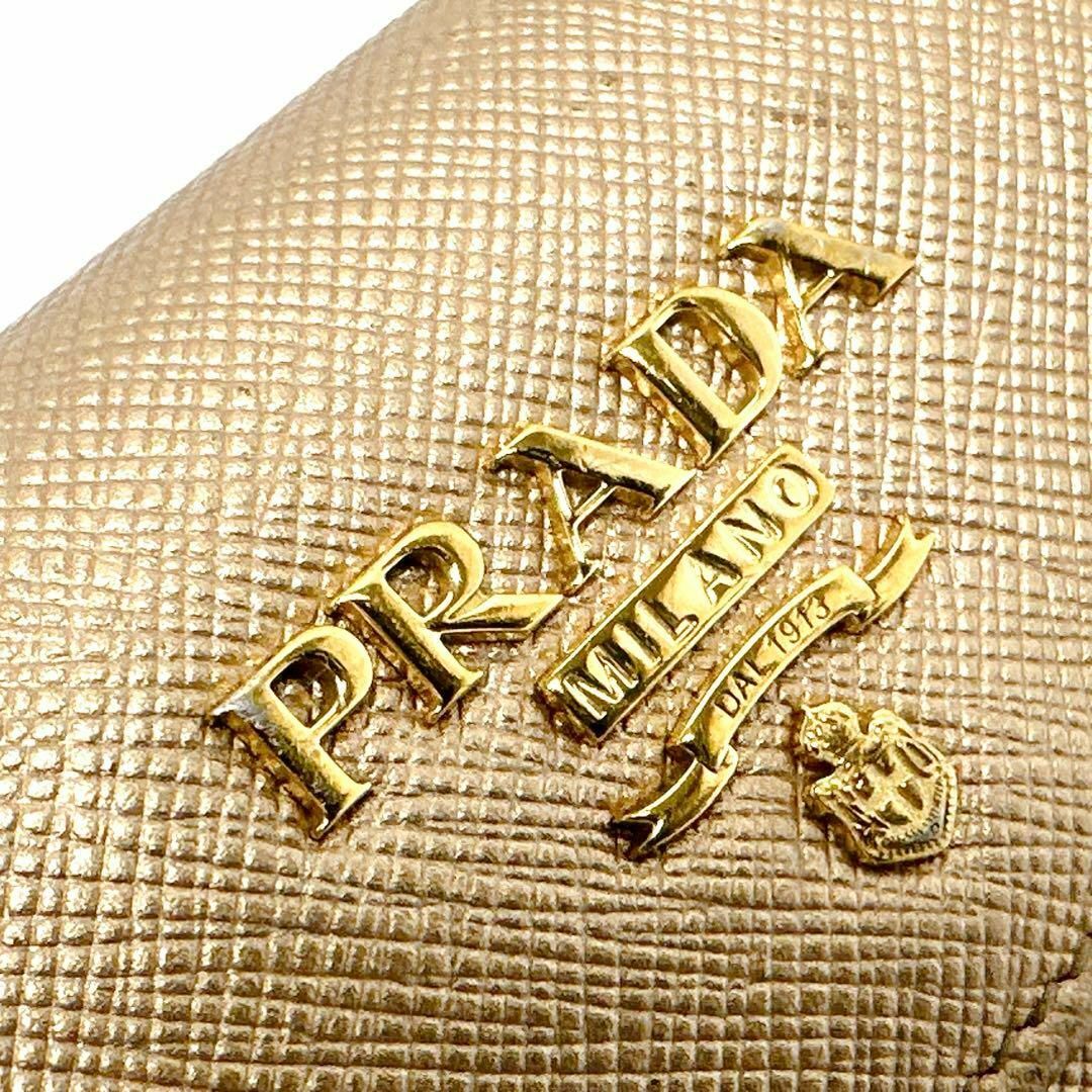 PRADA - 美品✨プラダ 6連 キーケース サフィアーノレザー 金 PRADA - 美品✨プラダ 6連 キーケース サフィアーノレザー 金