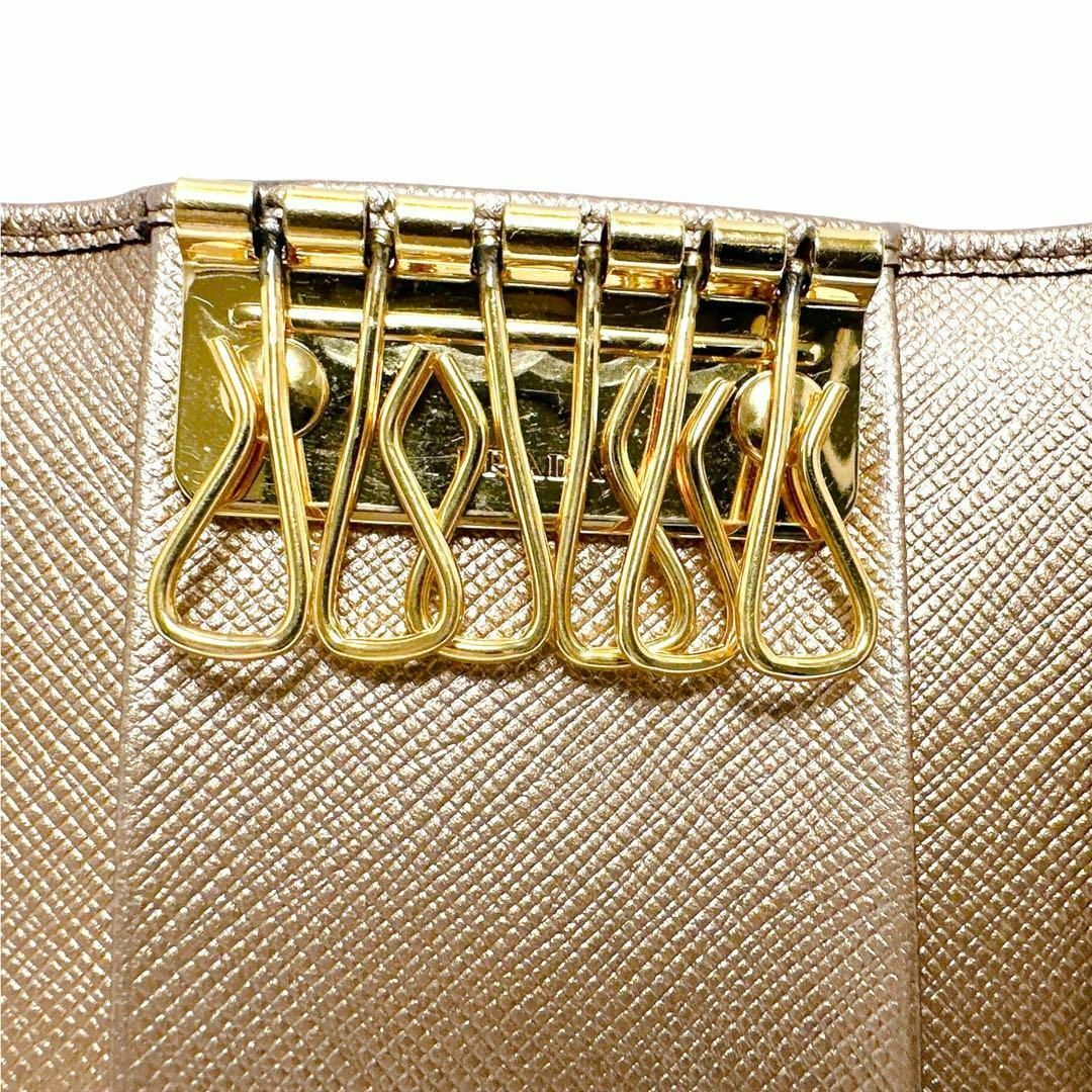 PRADA - 美品✨プラダ 6連 キーケース サフィアーノレザー 金 PRADA - 美品✨プラダ 6連 キーケース サフィアーノレザー 金