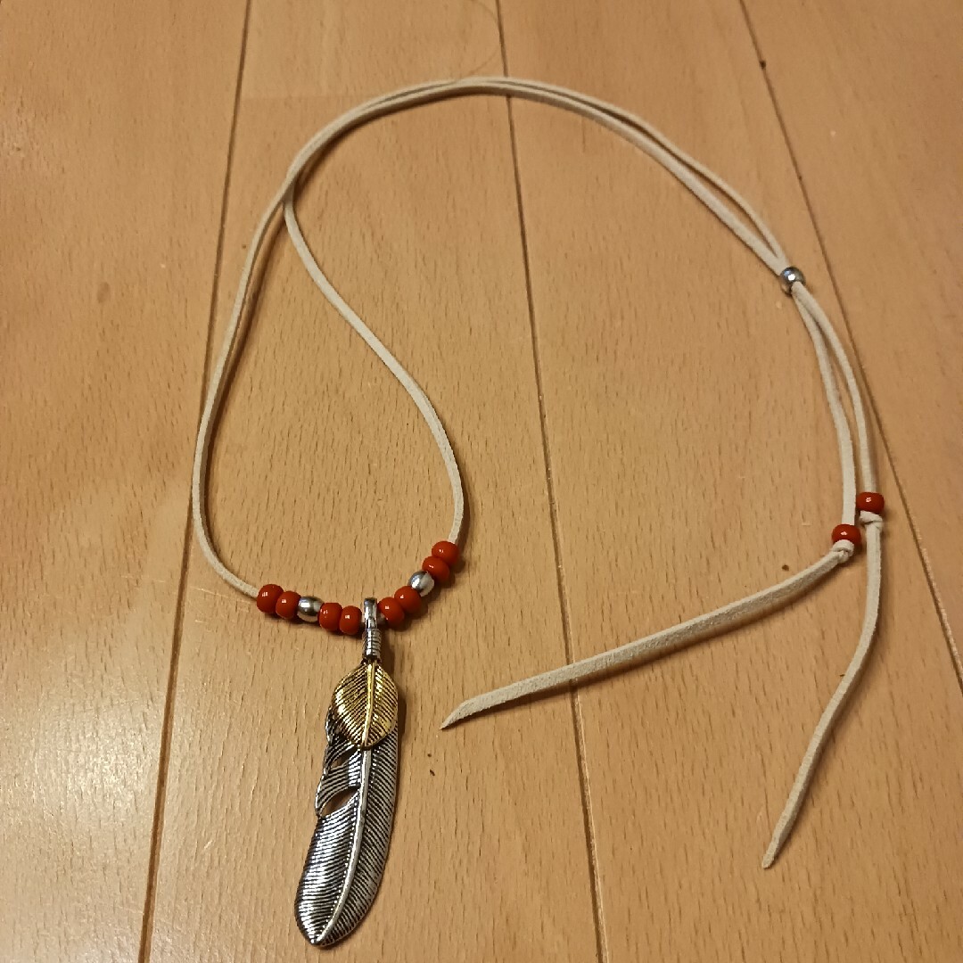 上金フェザーネックレス キムタク好きの方に ベージュ ラストの 上金フェザーネックレス キムタク好きの方に ベージュ ラストの