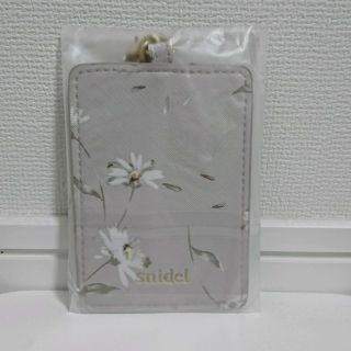 スナイデル(SNIDEL)のかすみ様 snidel パスケース(名刺入れ/定期入れ)