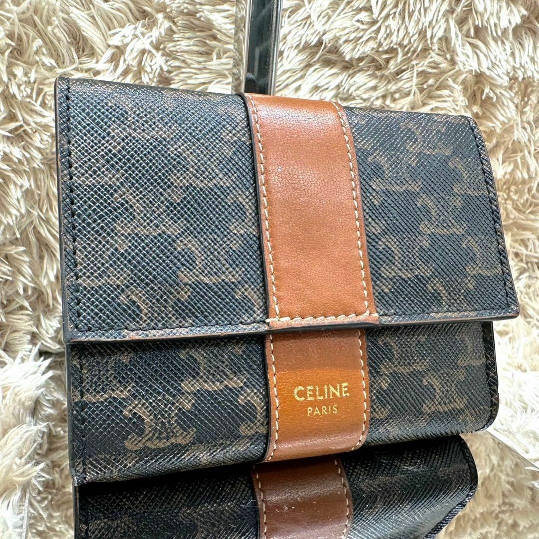 CELINE - 【美品】セリーヌ 三つ折財布 ブラウン トリオンフ CELINE - 【美品】セリーヌ 三つ折財布 ブラウン トリオンフ
