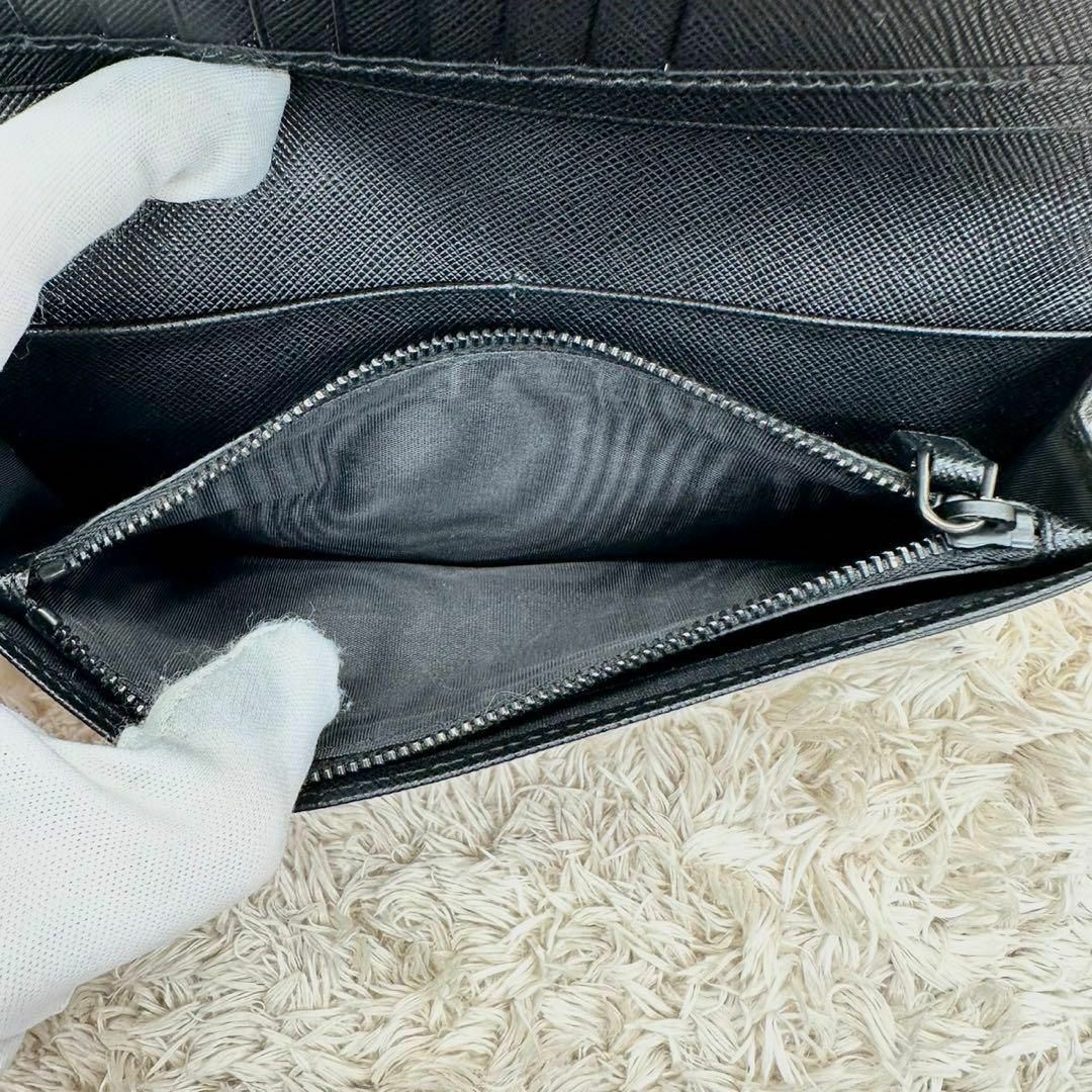 PRADA - 【未使用級】プラダ 長財布 二つ折り財布 ブラック PRADA - 【未使用級】プラダ 長財布 二つ折り財布 ブラック