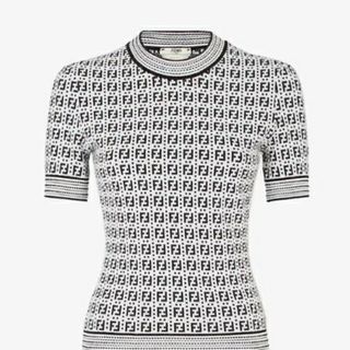 FENDI(ニット/セーター)のフリマアイテム一覧 FENDI(ニット/セーター)のフリマアイテム一覧