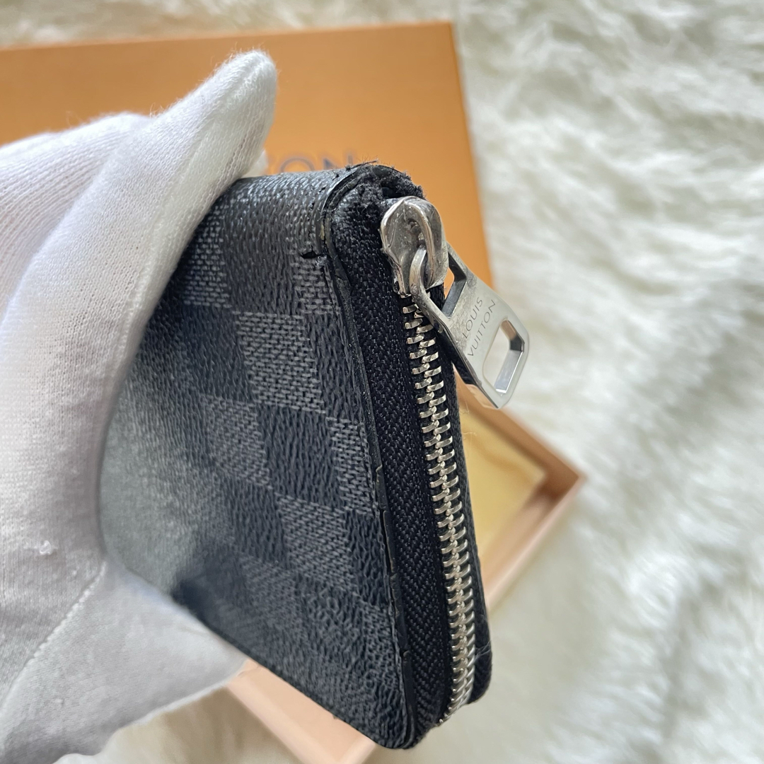 LOUIS VUITTON - ルイヴィトンダミエグラフィット 財布 ジッピー LOUIS VUITTON - ルイヴィトンダミエグラフィット 財布 ジッピー