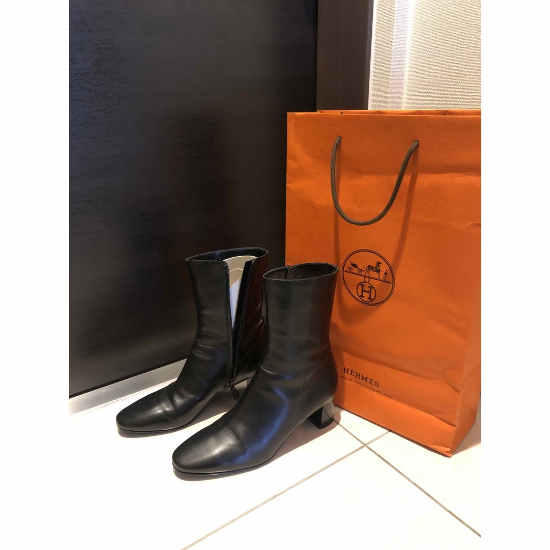 HERMES - HERMES 黒 レザーブーツ 中ヒールの通販 by 10/18-27は HERMES - HERMES 黒 レザーブーツ 中ヒールの通販 by 10/18-27は