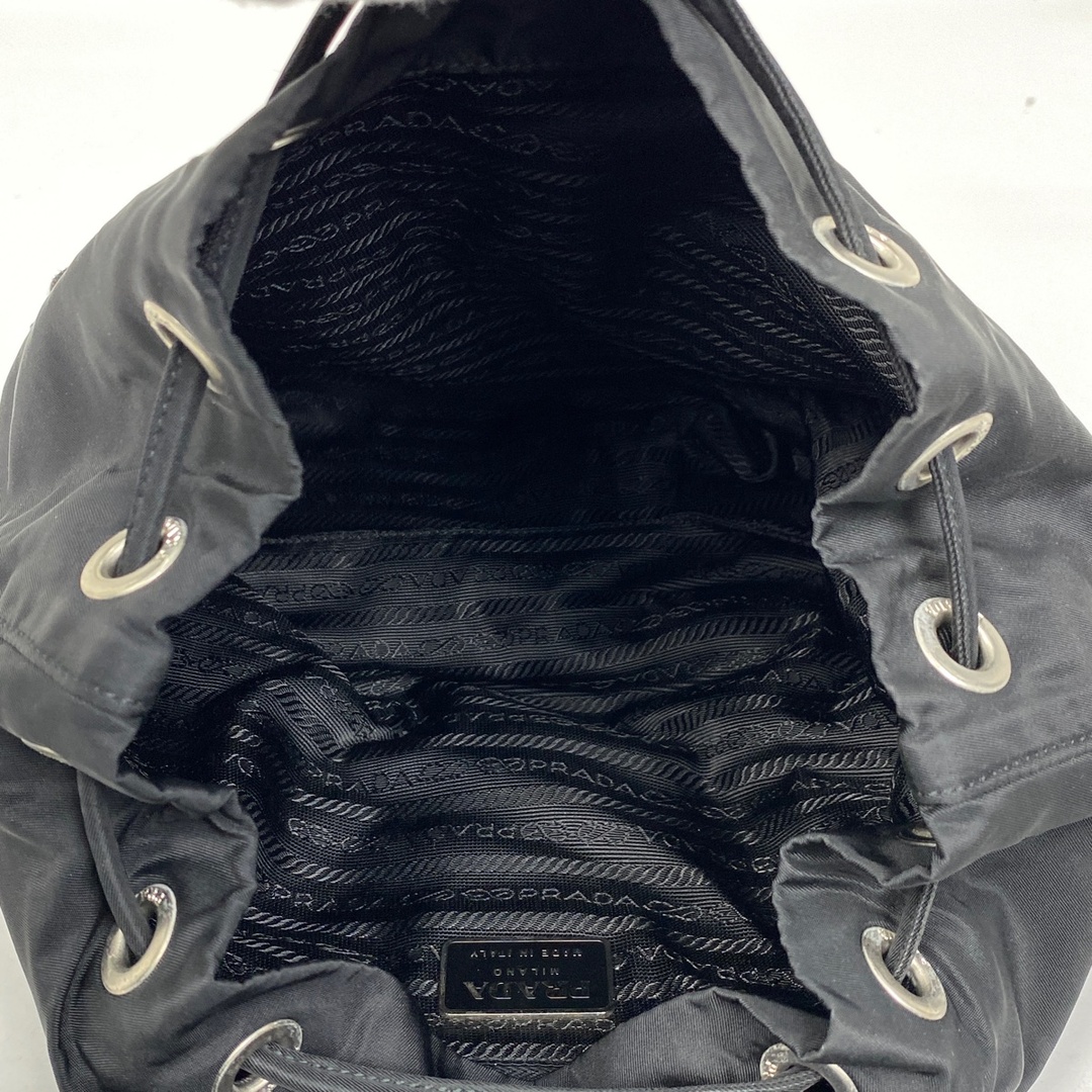 PRADA - プラダ ロゴプレート リュックサック レディース 【中古 PRADA - プラダ ロゴプレート リュックサック レディース 【中古