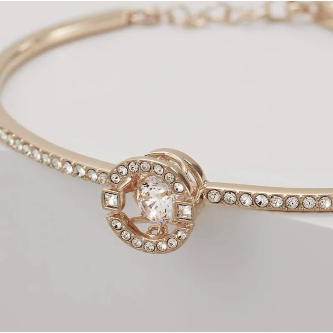 SWAROVSKI - 【美品】Swarovski バングル(ローズゴールド)の SWAROVSKI - 【美品】Swarovski バングル(ローズゴールド)の