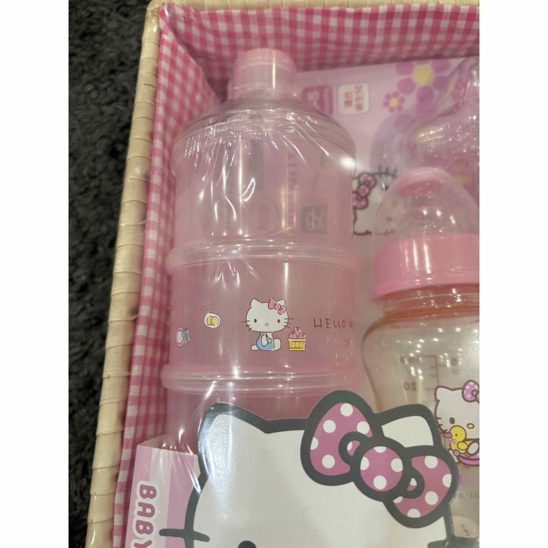 サンリオ - ハローキティ 哺乳瓶 おしゃぶり ミルクケース サンリオ - ハローキティ 哺乳瓶 おしゃぶり ミルクケース
