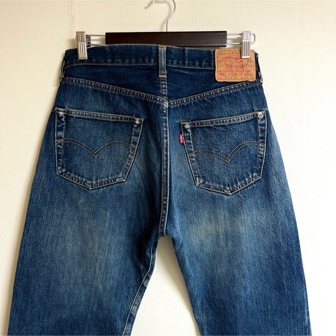 Levi's - LEVI'S 501XX セルビッチ デニムパンツ 33 ボタン裏555 Levi's - LEVI'S 501XX セルビッチ デニムパンツ 33 ボタン裏555