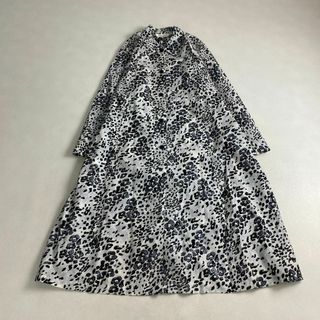 スプリングコート　ヒョウ柄　総柄　ポリエステル100　ロング丈　ホワイト(スプリングコート)