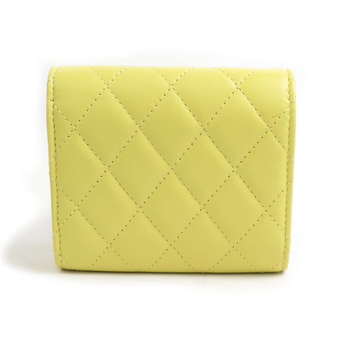 CHANEL - シャネル CHANEL 三つ折り財布 マトラッセ ココマーク CHANEL - シャネル CHANEL 三つ折り財布 マトラッセ ココマーク