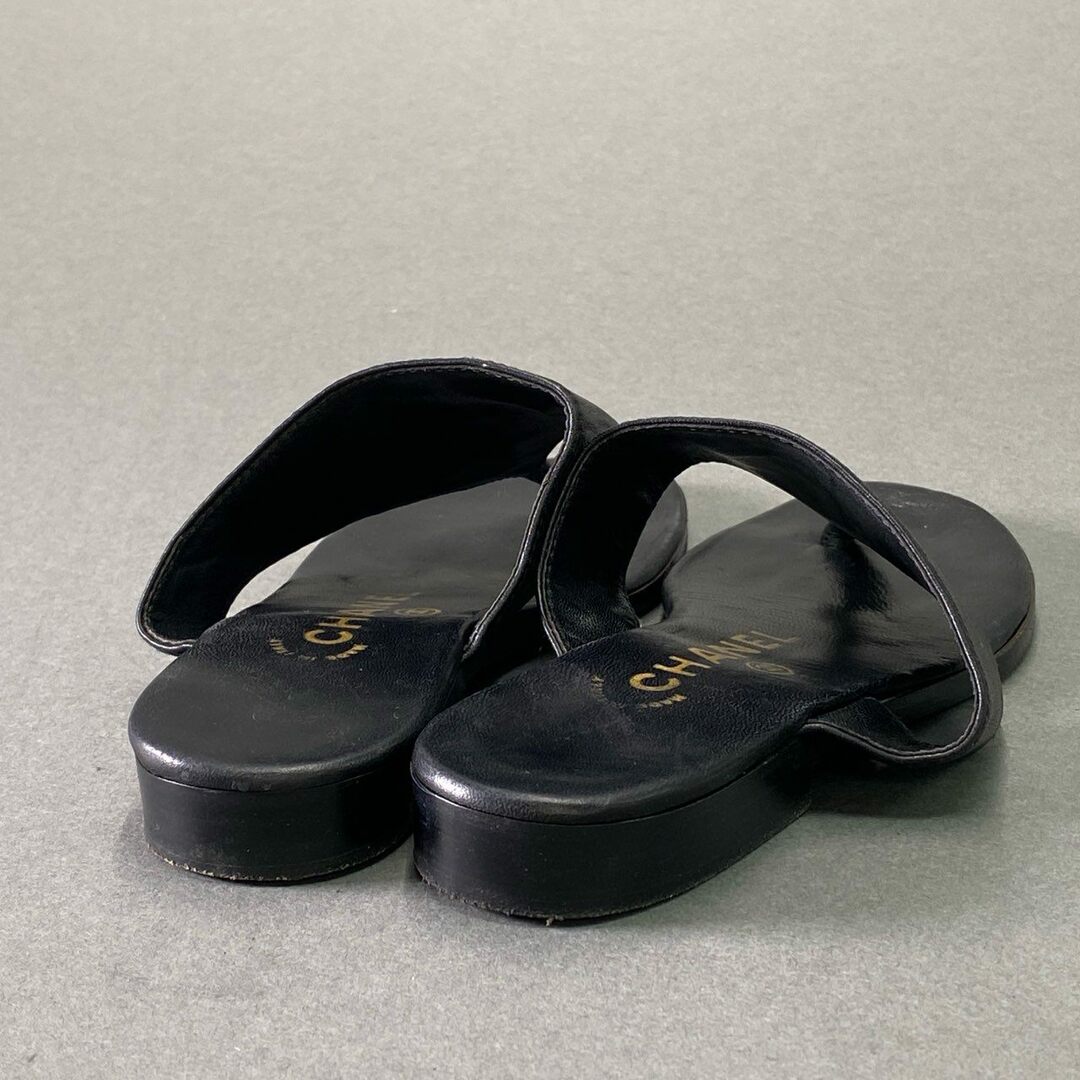 CHANEL - 7d16 CHANEL シャネル スタッズココマーク トング CHANEL - 7d16 CHANEL シャネル スタッズココマーク トング