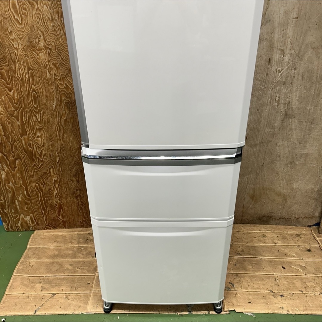 138 三菱 大型冷蔵庫 容量300l〜400l 自動製氷器付き 右開きの 138 三菱 大型冷蔵庫 容量300l〜400l 自動製氷器付き 右開きの