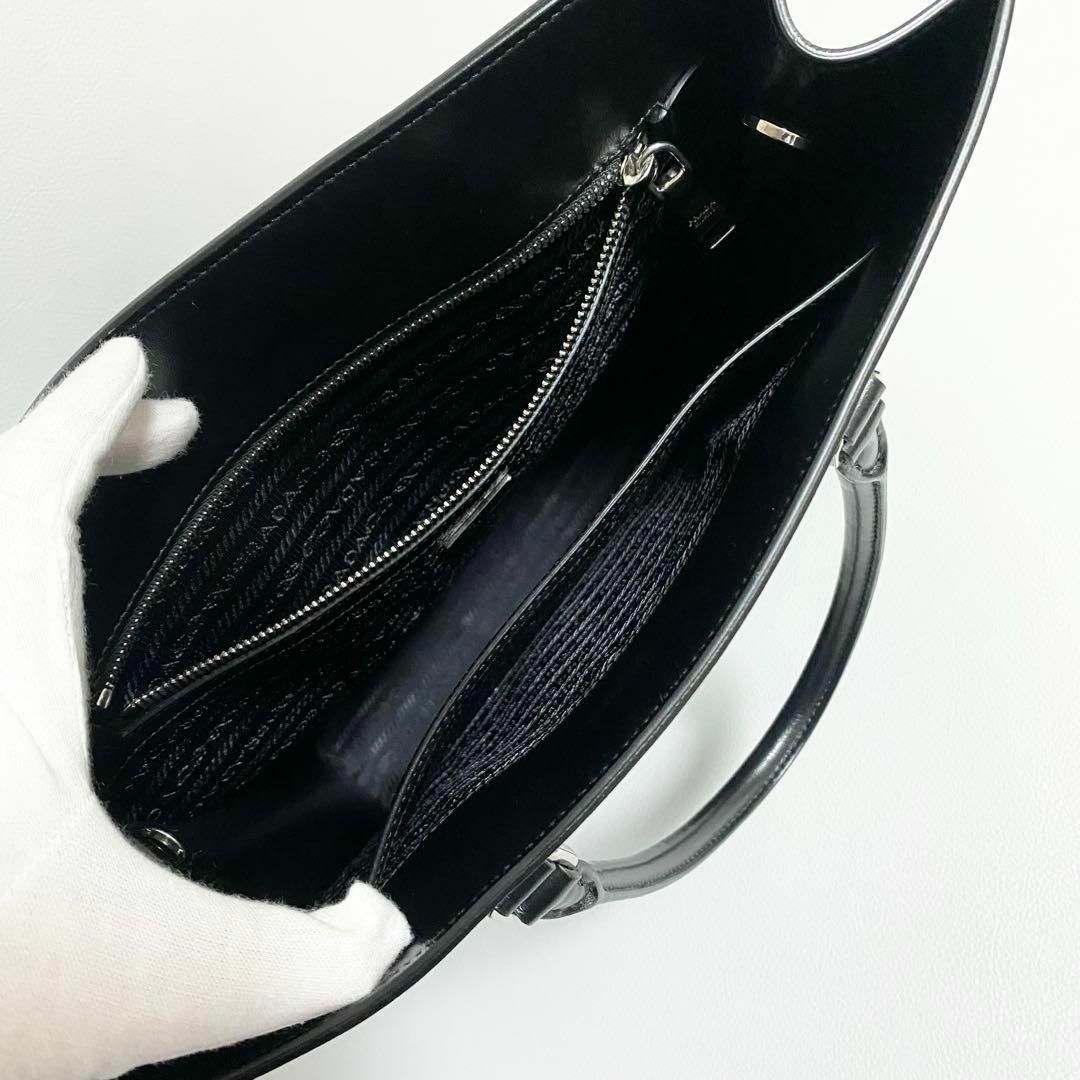 PRADA - PRADA / レザートートバッグ ブラック トライアングル PRADA - PRADA / レザートートバッグ ブラック トライアングル