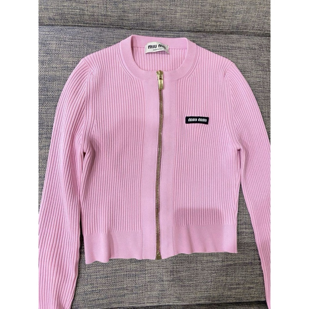 MIU MIU - ミュウミュウのロゴ入りカーディガンの通販 by MIU MIU - ミュウミュウのロゴ入りカーディガンの通販 by