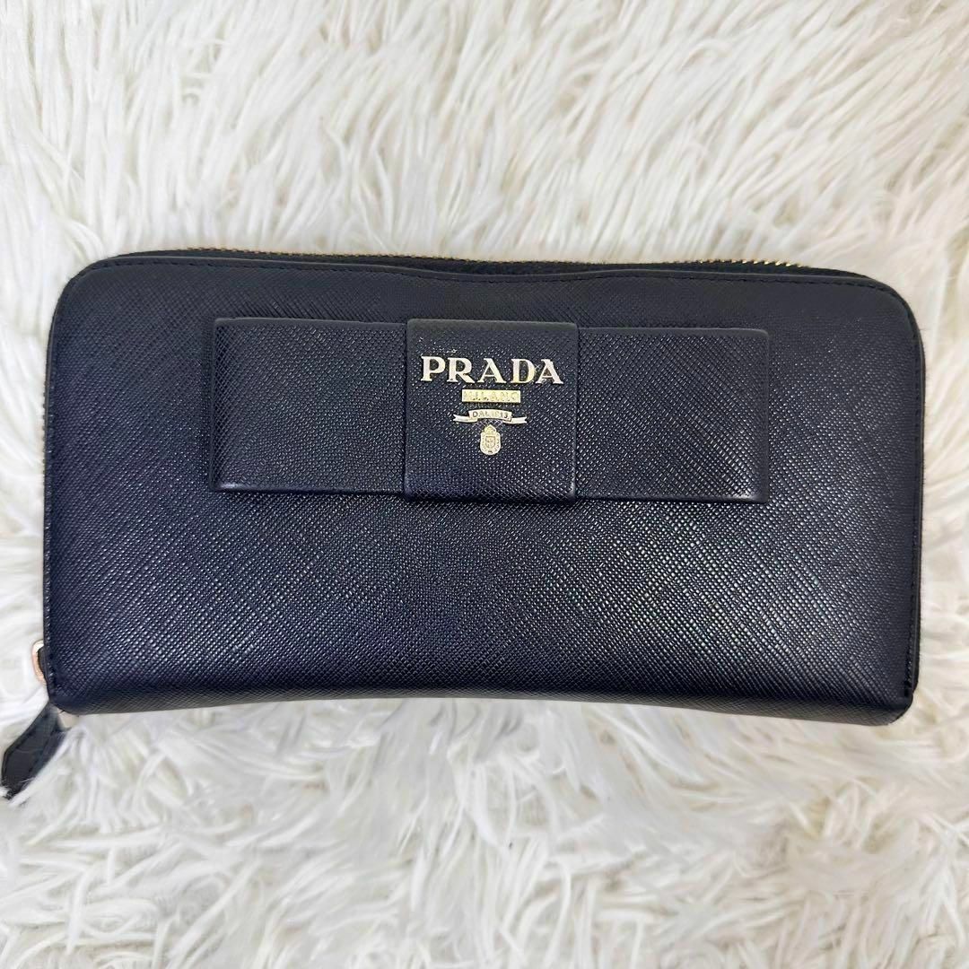 PRADA - 【美品】プラダ 長財布 ラウンドファスナー リボン 金 PRADA - 【美品】プラダ 長財布 ラウンドファスナー リボン 金