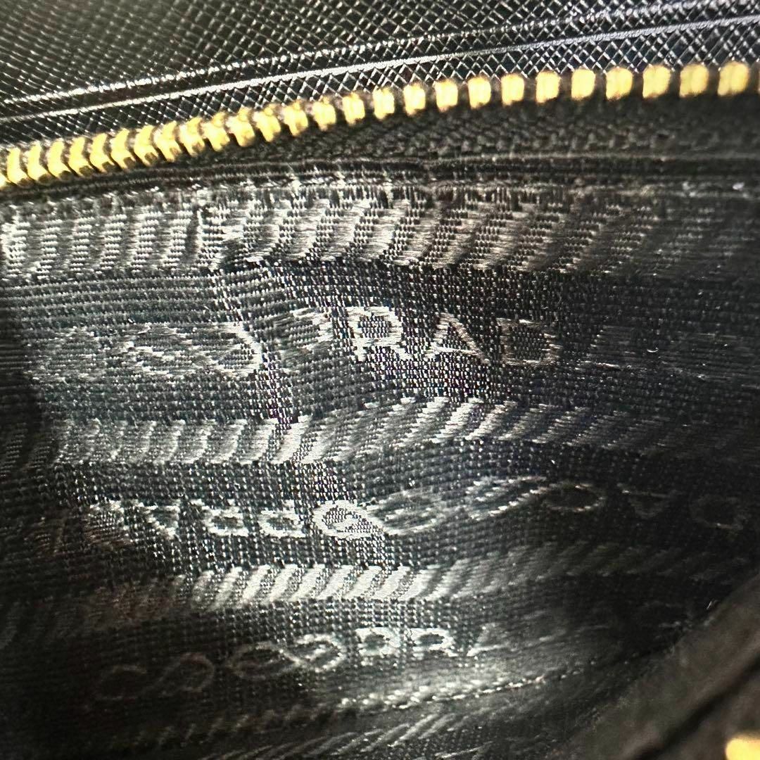 PRADA - 【美品】プラダ 長財布 ラウンドファスナー リボン 金 PRADA - 【美品】プラダ 長財布 ラウンドファスナー リボン 金