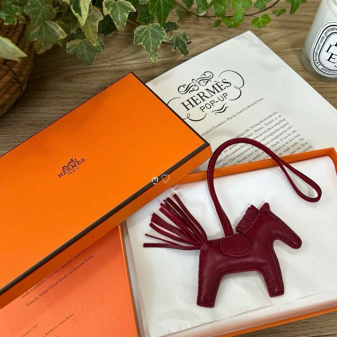 HERMES - HERMESエルメス ロデオチャームPMソールビー単色 馬 HERMES - HERMESエルメス ロデオチャームPMソールビー単色 馬