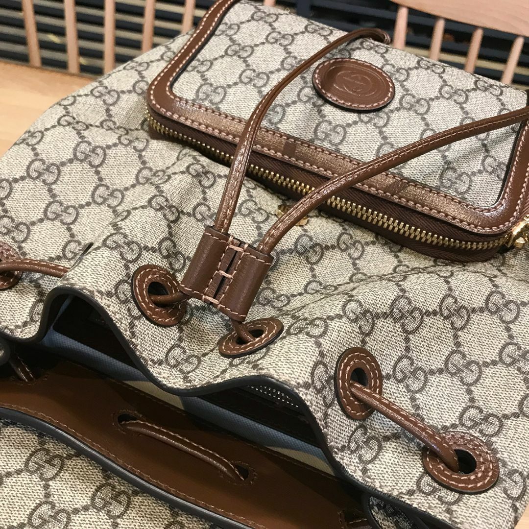 GUCCI - 新品同様 グッチ 現行 GGスプリーム インターロッキング GUCCI - 新品同様 グッチ 現行 GGスプリーム インターロッキング