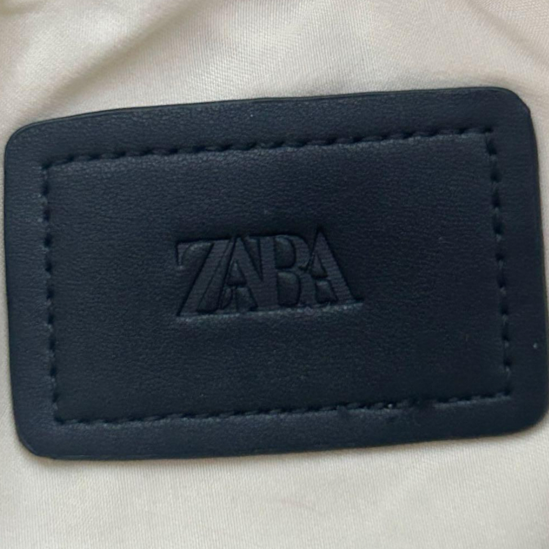 ZARA - ☆ZARA☆ザラ くしゅくしゅ ビッグ バッグ オフ ホワイト ZARA - ☆ZARA☆ザラ くしゅくしゅ ビッグ バッグ オフ ホワイト