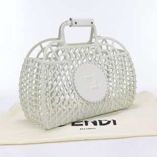 FENDI(トートバッグ ・ ホワイト/白色系)のフリマアイテム一覧 FENDI(トートバッグ ・ ホワイト/白色系)のフリマアイテム一覧
