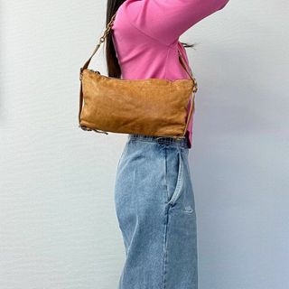 MIU MIU(ショルダーバッグ ・ ブラウン/茶色系)のフリマ MIU MIU(ショルダーバッグ ・ ブラウン/茶色系)のフリマ